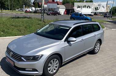 Універсал Volkswagen Passat 2017 в Луцьку