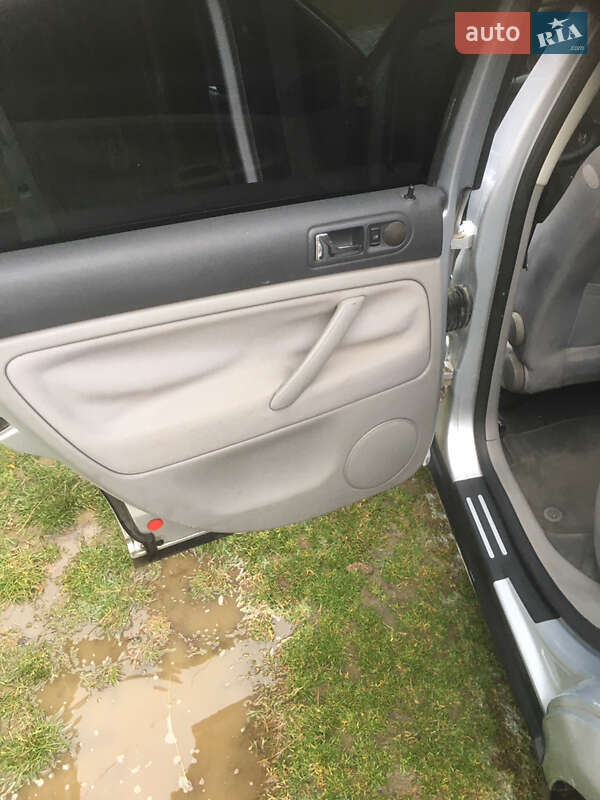 Седан Volkswagen Passat 2004 в Косові