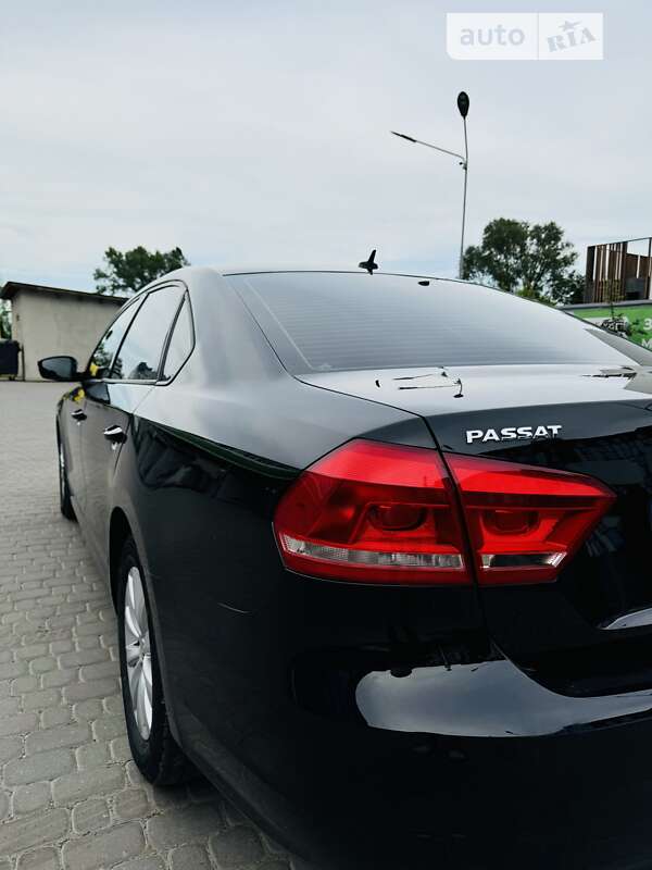 Седан Volkswagen Passat 2013 в Ивано-Франковске