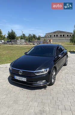 Седан Volkswagen Passat 2015 в Виноградові