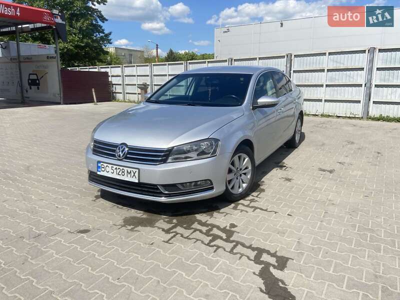 Volkswagen Passat 2011