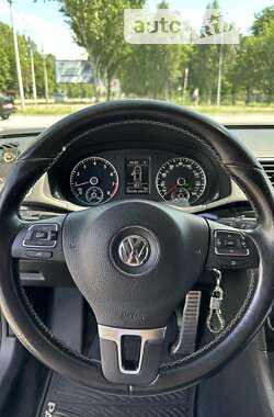 Седан Volkswagen Passat 2014 в Запоріжжі