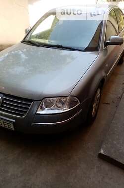 Седан Volkswagen Passat 2001 в Чернівцях