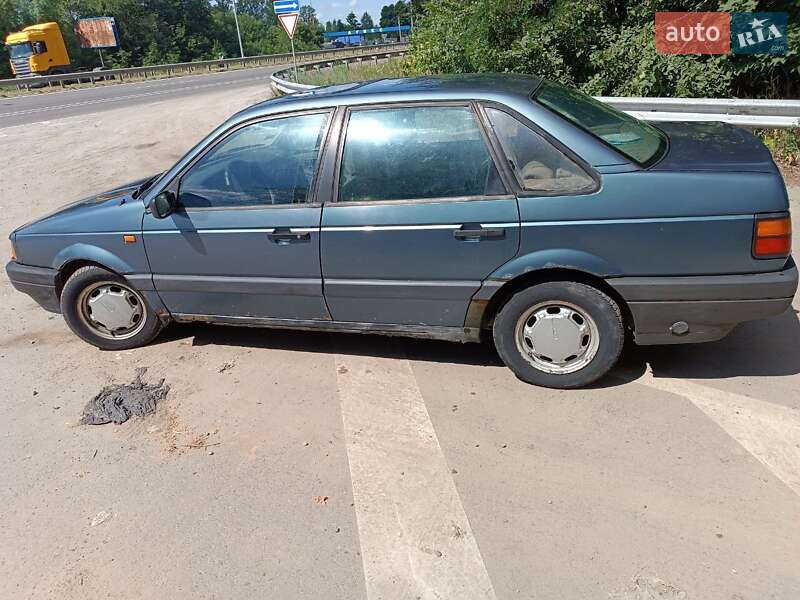 Седан Volkswagen Passat 1988 в Полтаве
