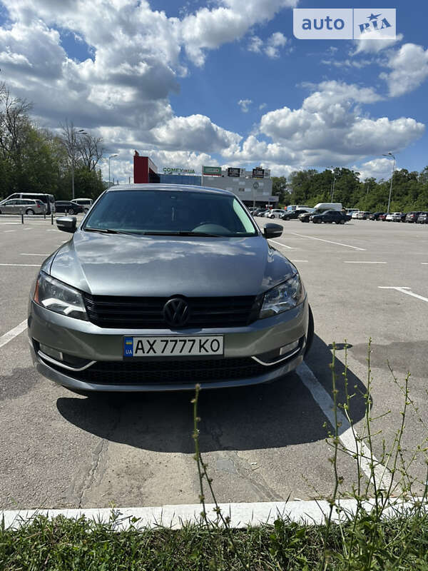 Седан Volkswagen Passat 2013 в Харкові