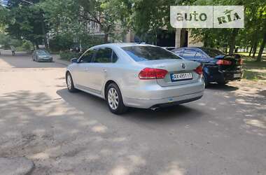 Седан Volkswagen Passat 2013 в Харкові