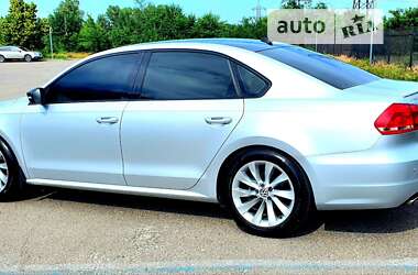 Седан Volkswagen Passat 2012 в Дніпрі