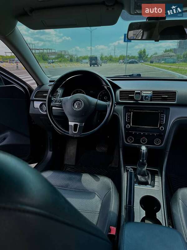 Седан Volkswagen Passat 2015 в Києві фото 13 Седан Volkswagen Passat 2015 в Києві