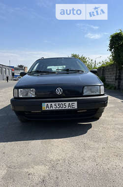 Універсал Volkswagen Passat 1993 в Києві