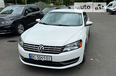 Седан Volkswagen Passat 2011 в Львові