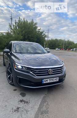 Седан Volkswagen Passat 2020 в Житомирі