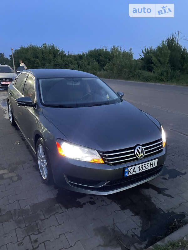 Седан Volkswagen Passat 2011 в Сумах