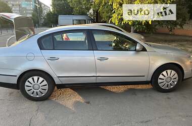 Седан Volkswagen Passat 2005 в Херсоні