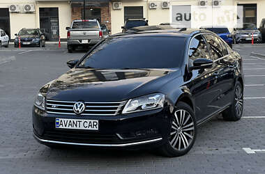 Седан Volkswagen Passat 2011 в Сваляве