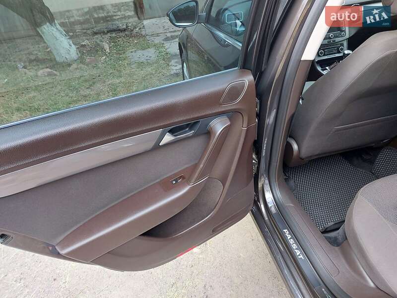 Универсал Volkswagen Passat 2011 в Подольске