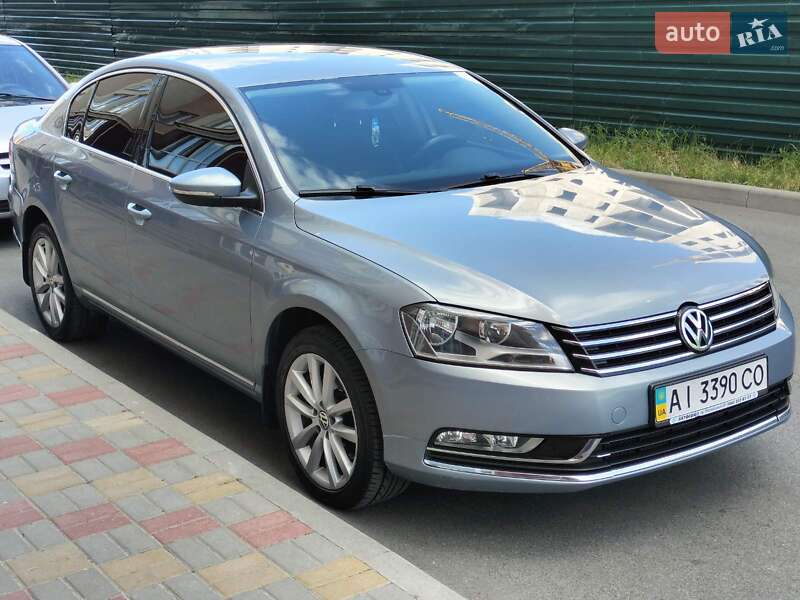 Седан Volkswagen Passat 2012 в Києві