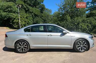 Седан Volkswagen Passat 2018 в 