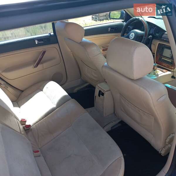 Універсал Volkswagen Passat 2001 в Києві