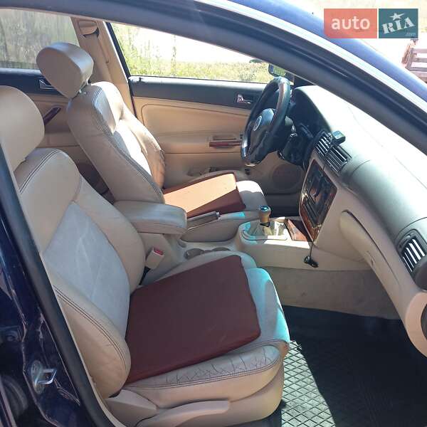 Універсал Volkswagen Passat 2001 в Києві