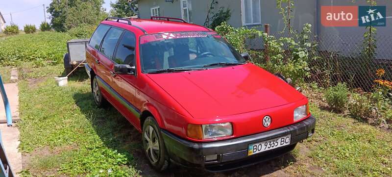 Универсал Volkswagen Passat 1989 в Толстом