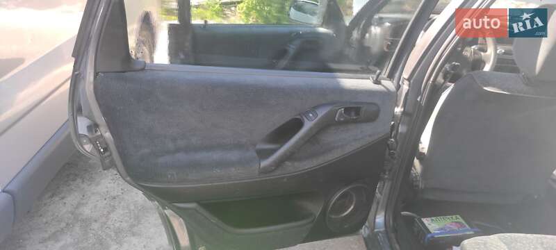 Универсал Volkswagen Passat 1995 в Чернигове