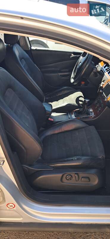 Седан Volkswagen Passat 2006 в Одессе