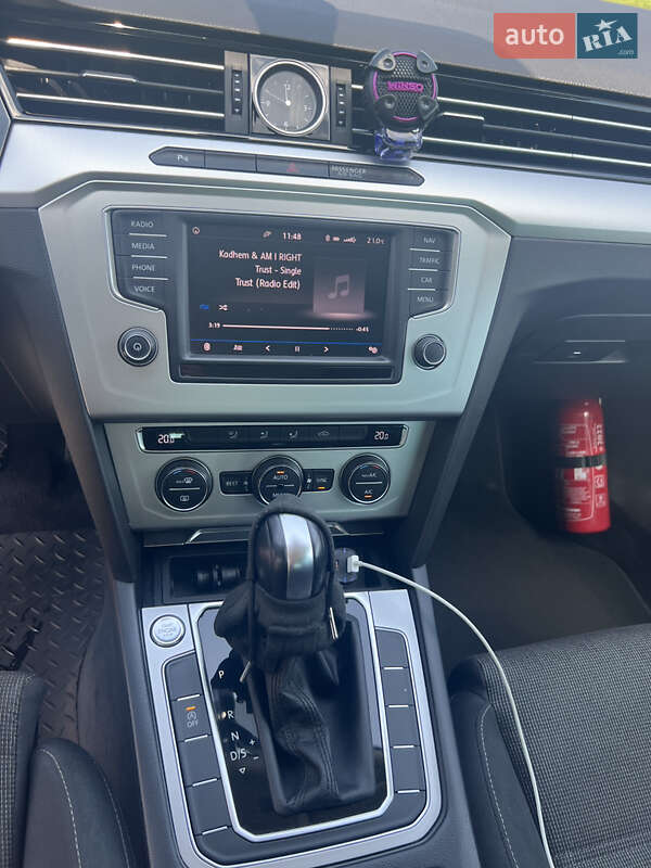 Универсал Volkswagen Passat 2016 в Луцке фото 23 Универсал Volkswagen Passat 2016 в Луцке