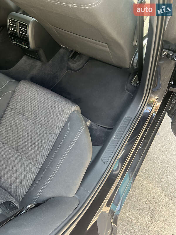 Универсал Volkswagen Passat 2016 в Луцке фото 32 Универсал Volkswagen Passat 2016 в Луцке