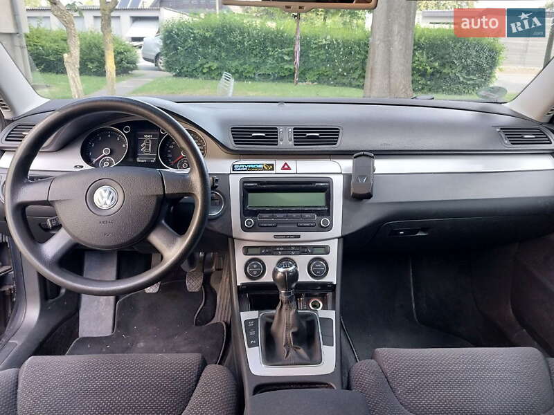 Универсал Volkswagen Passat 2009 в Киеве