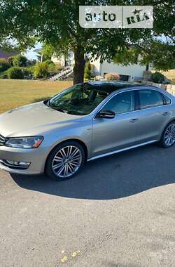 Седан Volkswagen Passat 2014 в Тернополі