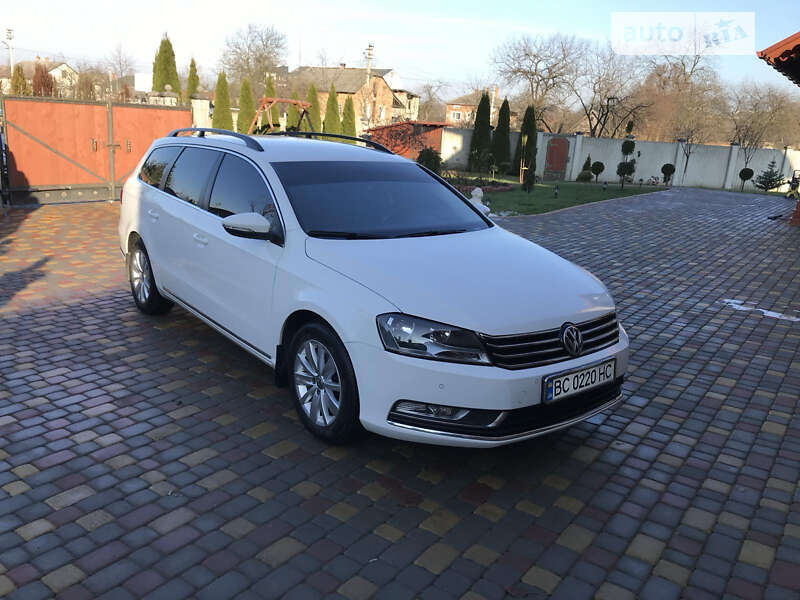 Универсал Volkswagen Passat 2011 в Мостиске