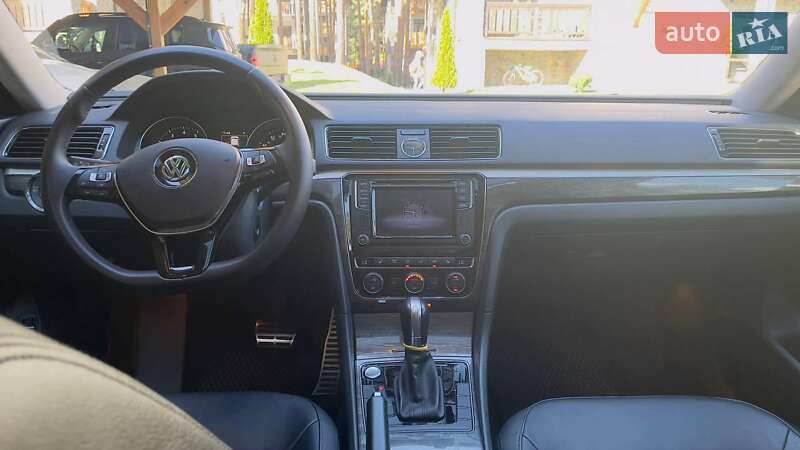 Седан Volkswagen Passat 2015 в Києві