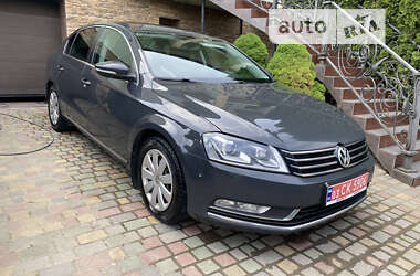 Седан Volkswagen Passat 2014 в Чернівцях