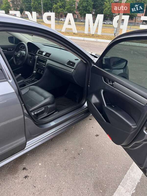 Седан Volkswagen Passat 2013 в Харькове