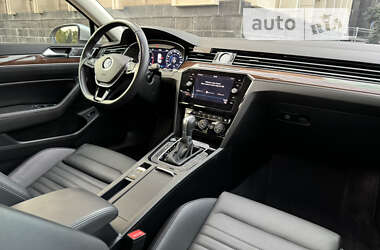 Седан Volkswagen Passat 2017 в 
