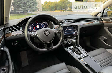 Седан Volkswagen Passat 2017 в 