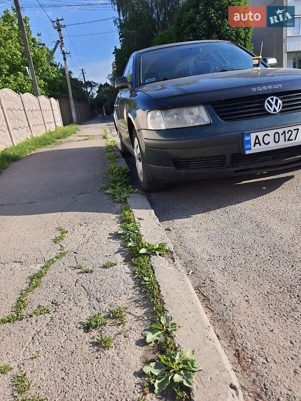 Седан Volkswagen Passat 1997 в Луцке