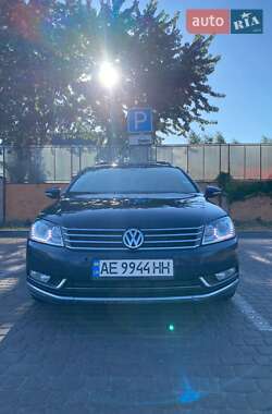 Універсал Volkswagen Passat 2012 в Дніпрі