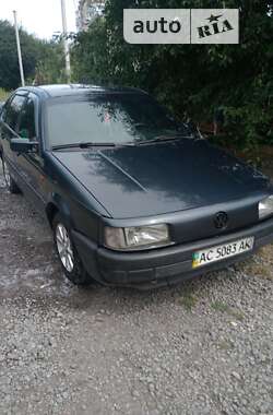 Седан Volkswagen Passat 1993 в Луцке