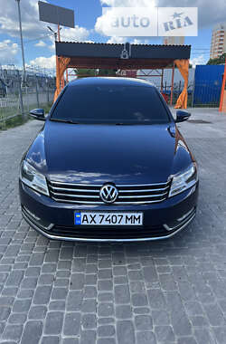 Седан Volkswagen Passat 2012 в Харькове