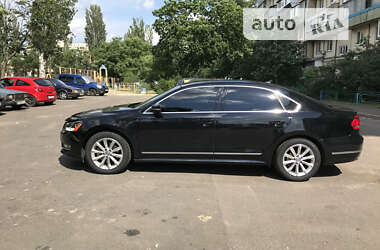 Седан Volkswagen Passat 2012 в Киеве