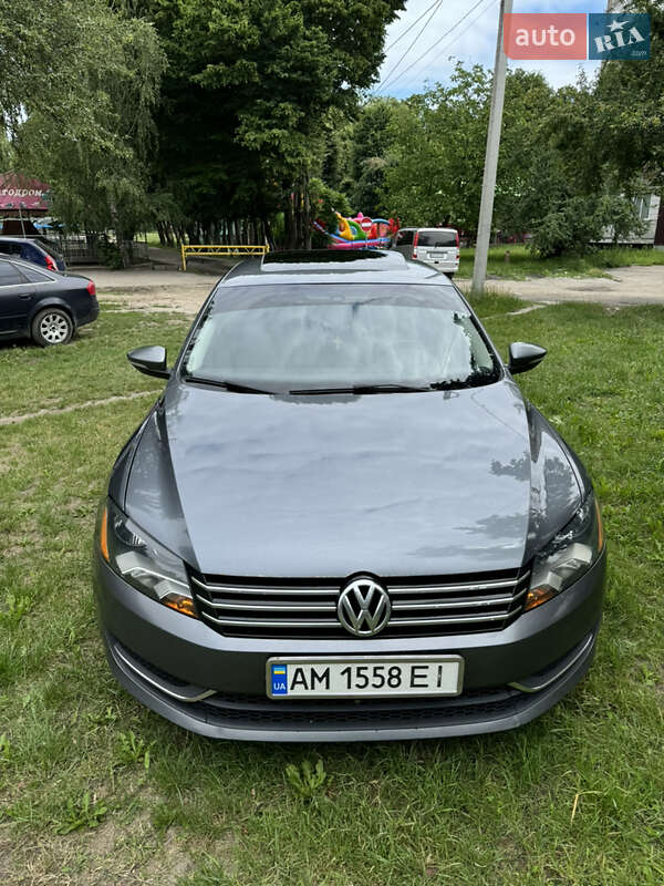 Седан Volkswagen Passat 2012 в Звягеле