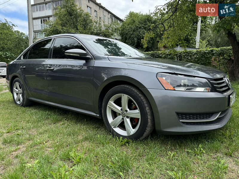Седан Volkswagen Passat 2012 в Звягеле