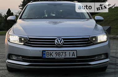 Универсал Volkswagen Passat 2018 в Дубно