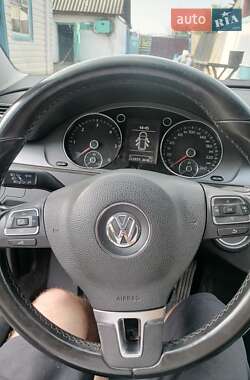 Универсал Volkswagen Passat 2014 в Житомире