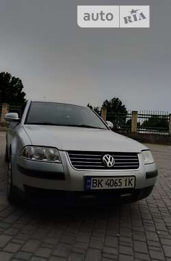 Седан Volkswagen Passat 2004 в Вараше