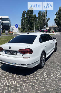 Седан Volkswagen Passat 2017 в Тернополе