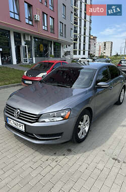 Седан Volkswagen Passat 2012 в Львові