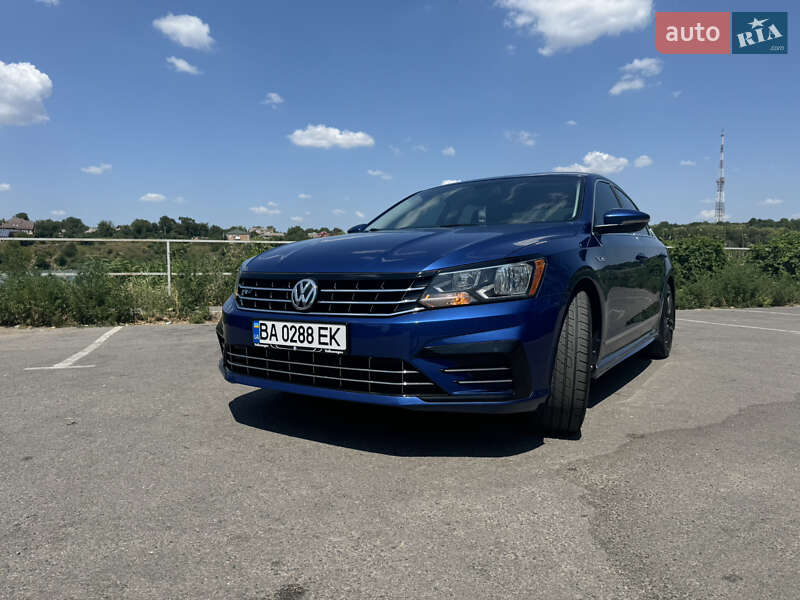 Седан Volkswagen Passat 2016 в Кропивницком