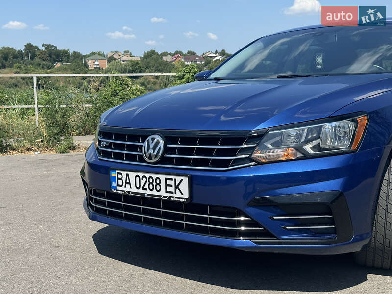 Седан Volkswagen Passat 2016 в Кропивницком